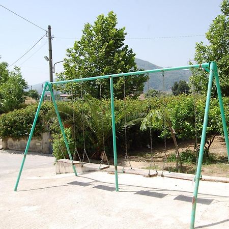 Agriturismo Parra Santa Lucia del Mela ภายนอก รูปภาพ