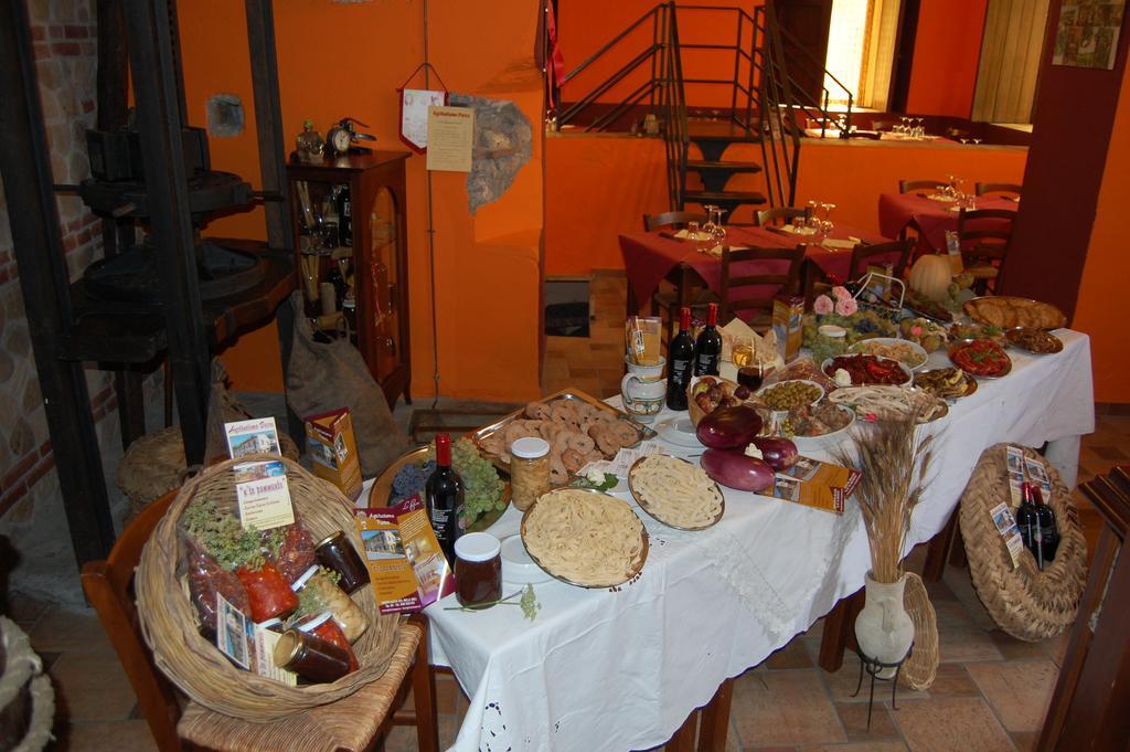 Agriturismo Parra Santa Lucia del Mela ภายนอก รูปภาพ
