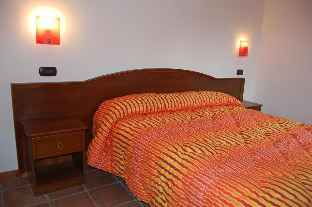 Agriturismo Parra Santa Lucia del Mela ภายนอก รูปภาพ