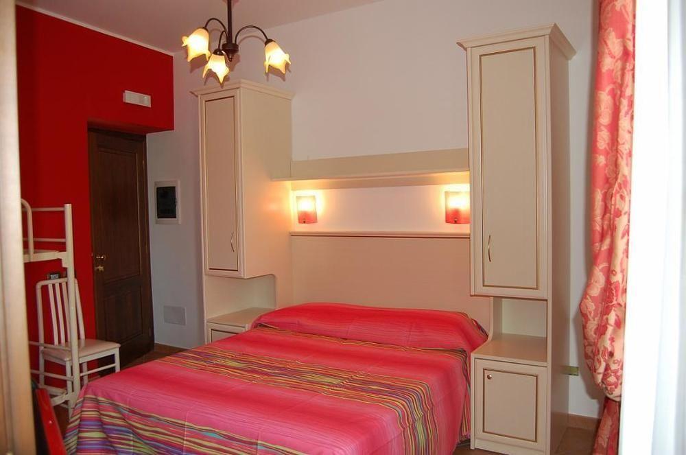 Agriturismo Parra Santa Lucia del Mela ภายนอก รูปภาพ