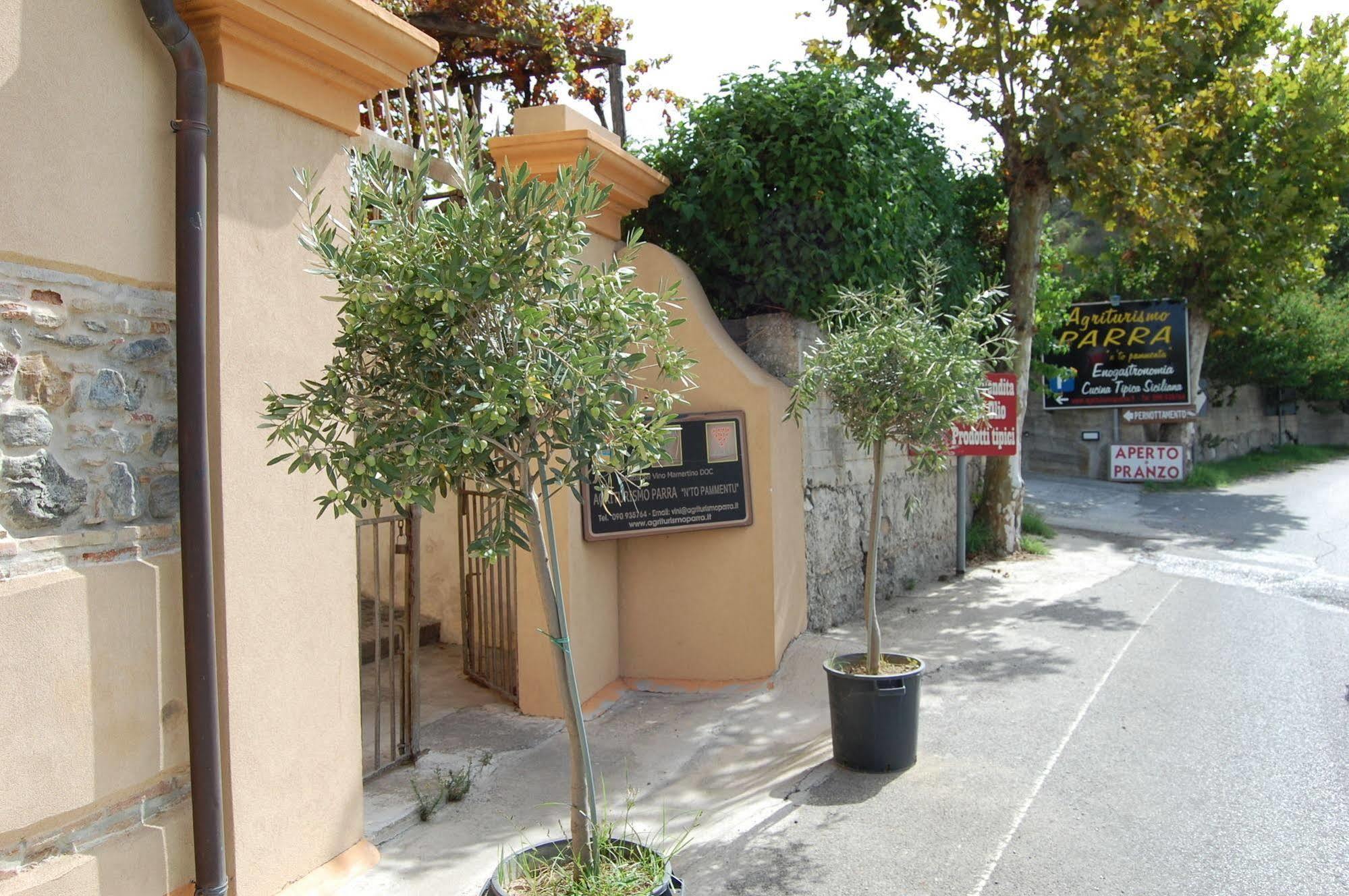 Agriturismo Parra Santa Lucia del Mela ภายนอก รูปภาพ