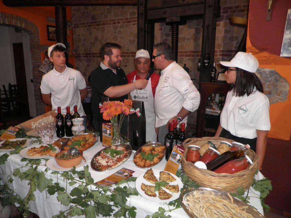 Agriturismo Parra Santa Lucia del Mela ภายนอก รูปภาพ